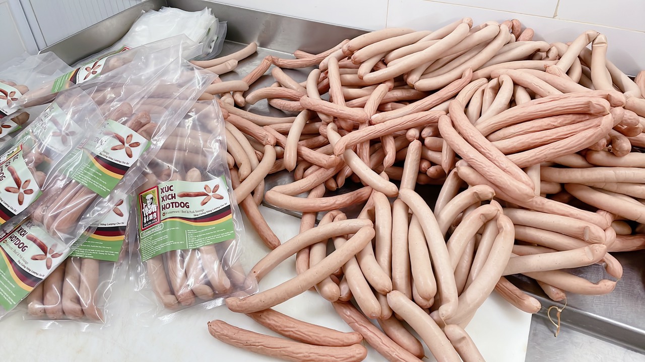 Xúc Xích Hotdog Heo Bò Wienerwurst Leon King - Thơm Ngon Đúng Điệu