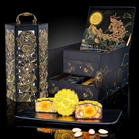 Bánh Trung Thu Trăng Vàng Black &amp; Gold Kinh Đô - Hương Đoàn Viên, Vị Ân Tình