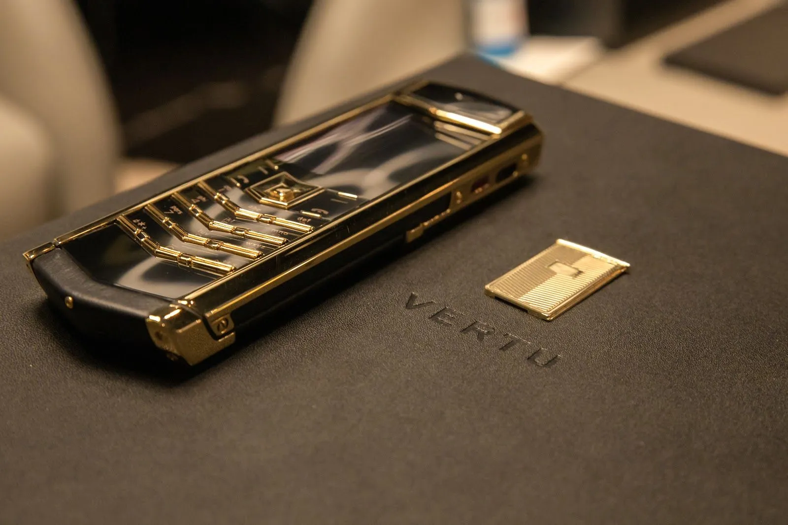 Điện Thoại Vertu Signature V Pure Black Full Gold Có Tốt Không? Mua Ở Đâu Uy Tín Chất Lượng, Đúng Giá?