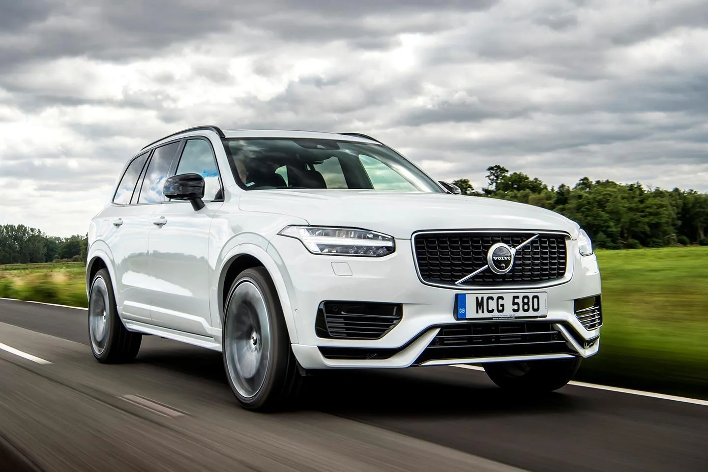 Volvo XC90 Recharge Chính Hãng Mua Ở Đâu? Giá Bao Nhiêu? Tốt Không?